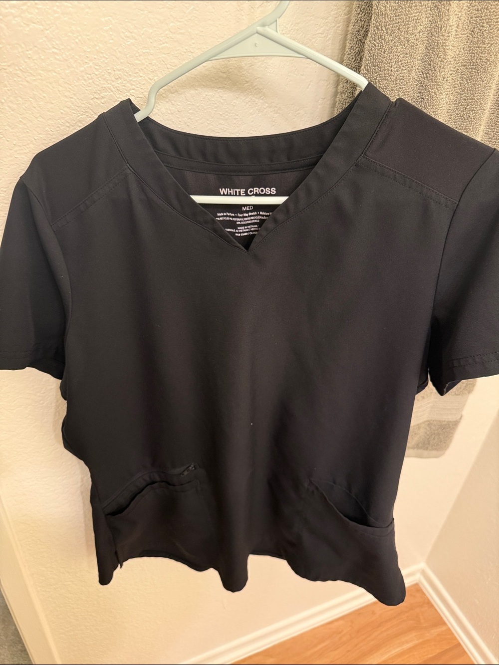 White Cross Black Women’s V-Neck Short Sleeve Scrub Top